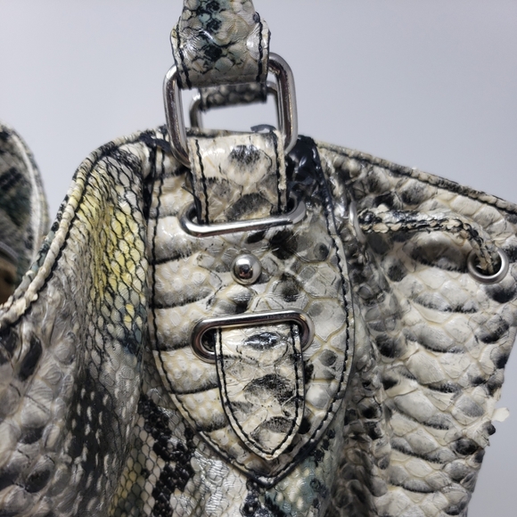 MELIE BIANCO VEGAN FAUX SNAKE SKIN HOBO - Picture 8 of 9